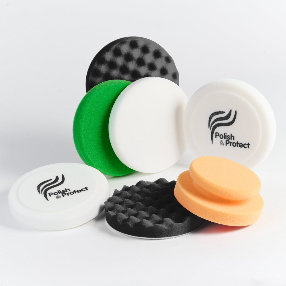 Das Polierpad-Set enthält alle Polierschwämme, die es für eine gelungene Bootspolitur benötigt. 
3 x P&P Polierschwamm "Profi" weiß / medium / 150mm
2 x&P&P Polierschwamm "Profi" rot / Waffeloberfläche / 150mm
1 xP&P Polierschwamm "Profi" grün / hart / 150mm
1 x P&P Polierpuck "Profi" orange / 130mm
P&P Polierschwamm 'Profi', 80mm bis 150mm