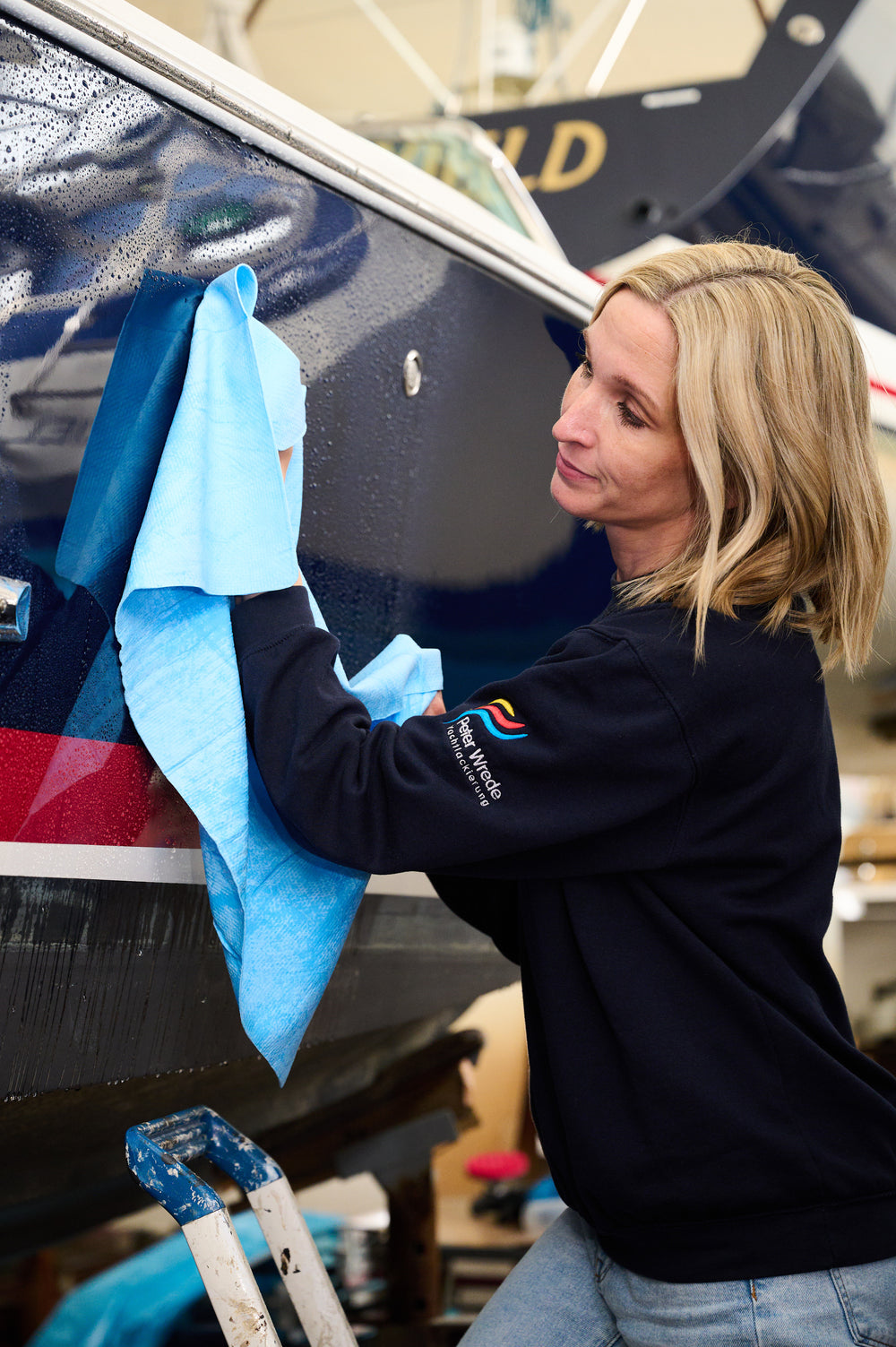Mit dem P&P Power Towel blau lassen sich Oberflächen schnell und einfach trocknen.